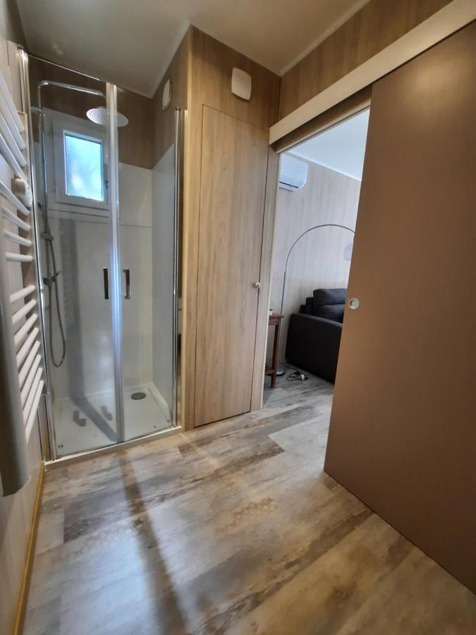 Le Lodge Des Chenes Brousses-et-Villaret Exterior photo
